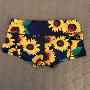 Fleo Low rise size L sunflower Print